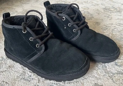 Botas UGG Neumel camurça chukka 3236 preto forrado de lã tamanho feminino 9,5 - Imagem 1 de 4