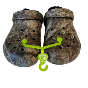 Zoccoli foderati mimetici Crocs Realtree foderati in pelliccia scarpe invernali accoglienti taglia M6 W7 NUOVI - Foto 1 di 8