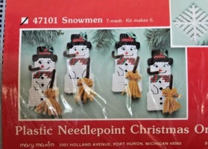 Vintage Mary Maxim Schneemann Ornamente Kunststoff Leinwand Kreuzstich Handarbeit Kit - Bild 1 von 3