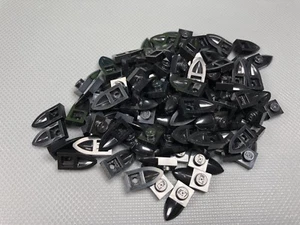 LEGO Piastra Modificata 1x1 con Dente Orizzontale Nero 49668 49673 (x100) NUOVO - Foto 1 di 6