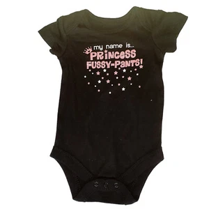 "Pantalones de princesa quisquillosa"" de una pieza enredadera manga corta para bebés bebés negros NUEVOS - Imagen 1 de 1