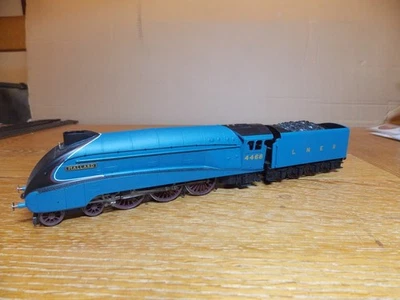 HORNBY R3371 LNER A4 LOCO No 4468 MALLARD in LNER Blue Livery. OO Gauge - Image 1 of 4