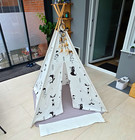 Kinder Tipi Spielzelt mit Matte, Fenster & Traumfänger, Tier-/Indianer-Motiv