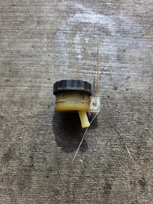 86-06 2003 KAWASAKI CONCOURS ZG1000 BOTELLA DEPÓSITO LÍQUIDO FRENO TRASERO MAESTRO Foto 1 de 4