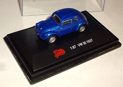 Malibu International 1/87 Scale Car w/ Display Case Volkswagen VW 30 1937 Blue - Image 1 of 4
