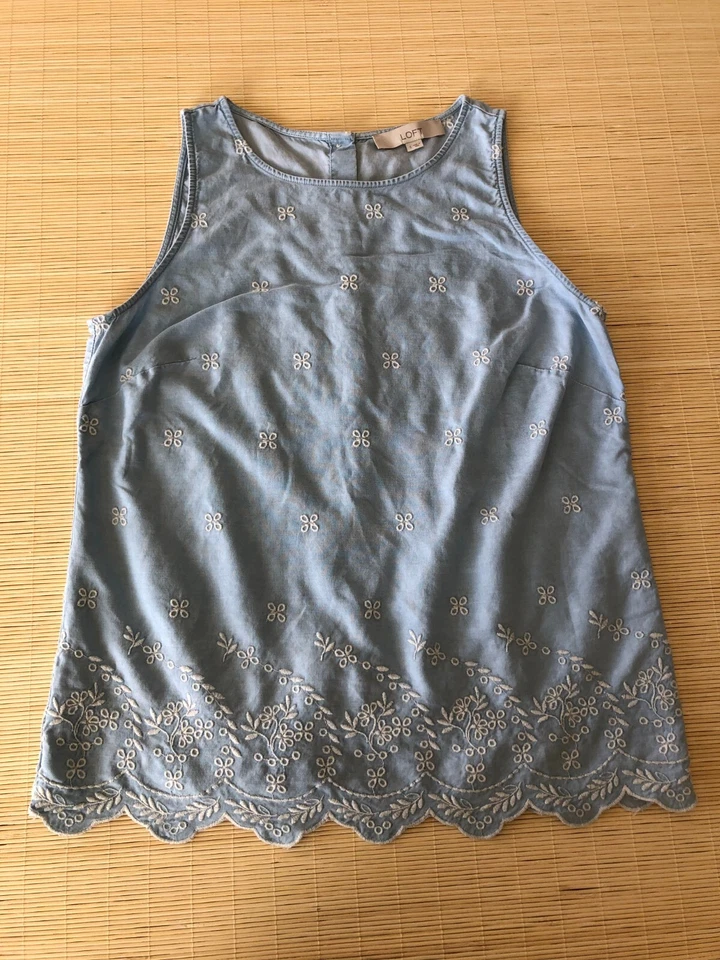 LOFT Para Mujer Talla S Azul Algodón Cambray Floral Bordado Sin Mangas Botón Espalda Foto 1 de 4