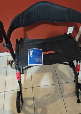 Recogida CT local DRIVE NITRO ROLLATOR WALKER NEGRO casi nueva camioneta CT local Foto 1 de 4