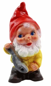 Figura Decorativa Gnomo H 19 CM Con Pesce IN Piedi Statua da Giardino Plastica - Foto 1 di 4