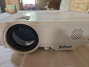 Jinhoo M10 White Full HD 1080P Portable USB /HDMI/VGA Mini Projector - Picture 1 of 5