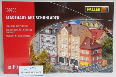 Faller 1/87 (H0): 130706 Stadthaus mit Schuhladen - Bausatz - Bild 1 von 3