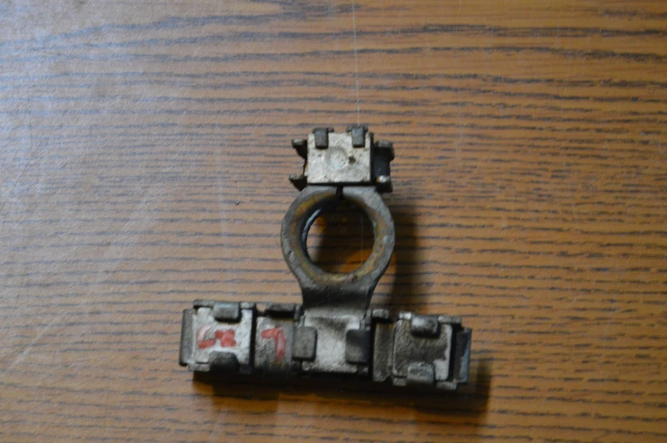 2007 MAZDA CX-7 POSITIVE BATTERY CABLE END - Image 1 of 1