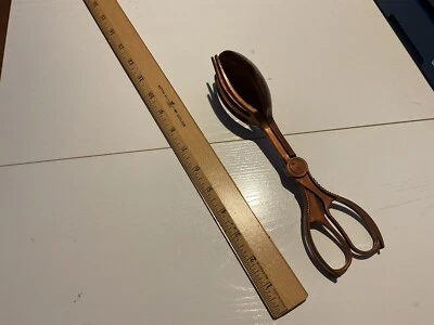 Pinzas para servir ensaladas de plástico vintage de mediados de siglo de Alladin Foto 1 de 4