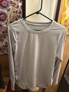Neu ohne Etikett - Athleta graues Langarmshirt Größe Small - Bild 1 von 2