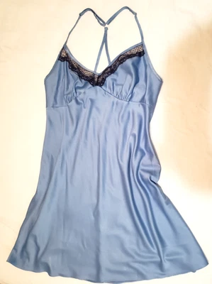 Camisón Secret Treasures azul con encaje negro espalda deportiva talla L (12-14) Foto 1 de 4