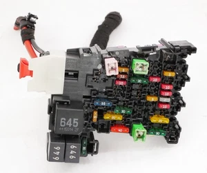 Under Dash Relay Fuse Relay Box Fusebox 2015 VW Golf MK7 1.8T - Genuine - Picture 1 of 4