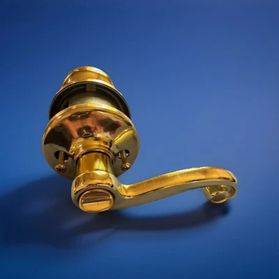 Kwikset 94002-111 Polished Brass Lido LH Keyed Entry Door Knob A4C - Image 1 of 4