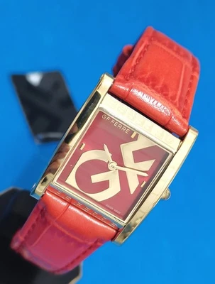 gf ferrè watch square luxury time full red magenta Foto 1 de 4