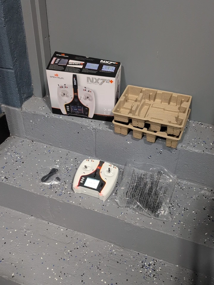 Controlador RC Spektrum NX7e+ Foto 1 de 4