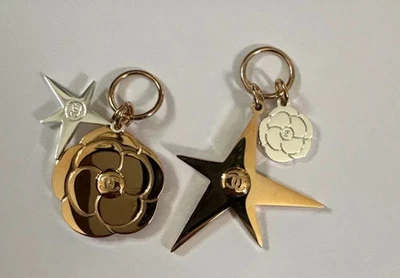 CHANEL Holiday Charm 2025 Camellia Comet conjunto de 2 NUEVO Foto 1 de 2