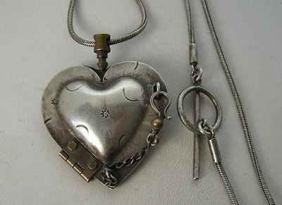 Colar medalhão coração câmara esterlina e bronze Techno romântico Thomas Mann - Imagem 1 de 4