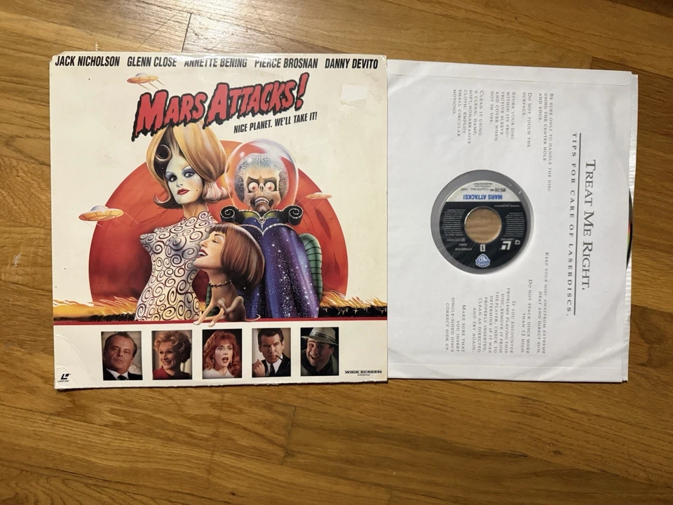 Mars Attacks! LaserDisc Collector's Edition Warner Bros - Image 1 of 2
