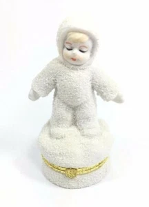 Trinket Box Porcelain Hinged Little Girl in Snow Suit Unmarked - Picture 1 of 7