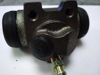 Заднее колесо цилиндр правый Renault R12, R15, R17, 12, 15, 17, 1972 года LW21627 - Изображение 1 из 2