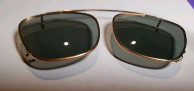 Clip para gafas de sol Polaroid Cool Ray de colección - grande - dorado Foto 1 de 4