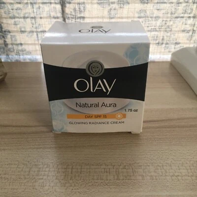 Olay Crema de Día Aura Natural Brillo Resplandor Crema FPS 15, 50g, Envío Rápido Foto 1 de 4