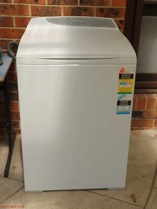 fisher and paykel washing machine 8KG - Picture 1 of 7