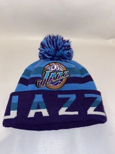 UTAH JAZZ Mitchell & Ness Beanie Mütze in Manschetten Bommel lila blau - Bild 1 von 3