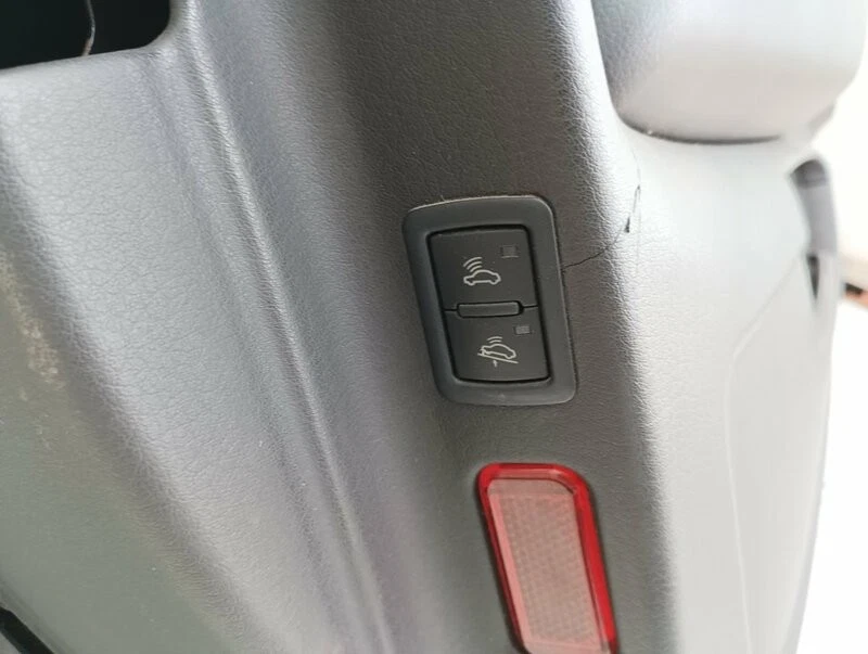 interrupteur AUDI A6 BERLINA 4F2 4.2 QUATTRO 2004 1372132 - Photo 1/1