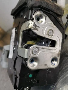 KIA SPORTAGE DOOR LOCK LATCH ACTUATOR MECH FRONT OFFSIDE RIGHT MK3  (2014-2016) - Picture 1 of 11