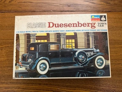Monogram Classic Duesenberg Town Car 1934 1/24 Scale Model  - Image 1 of 4