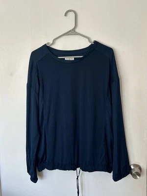 Blusa grande para mujer Lou & Grey azul marino medianoche manga larga con cordón cintura Foto 1 de 4