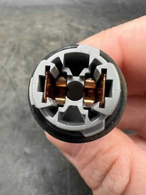 Lexus LS400 1990-1994 OEM Faro lateral del conductor Montado en el lado Bombilla Enchufe Foto 1 de 4