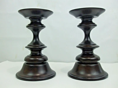 Par de candelabros de pilar de madera torneada Pottery Barn marrón oscuro espresso de 10,25" Foto 1 de 4
