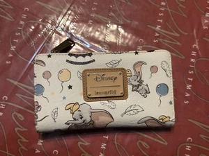 Loungefly Disney Dumbo Allover Print Bi-Fold Geldbörse mit Reißverschlussfach - Bild 1 von 9