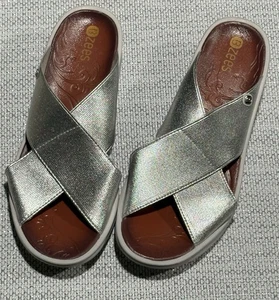 Bzees Desire SZ 8 M Women’s Silver Stretch Metallic Comfort Wedge Sandals Shoes - Picture 1 of 7