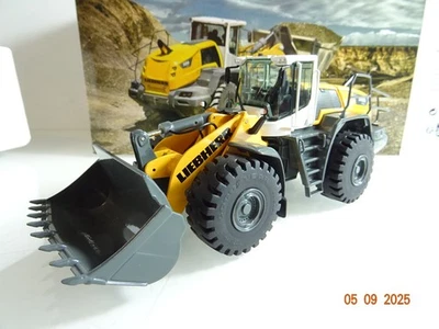 NZG 1:50 12248127 Liebherr L 586 Wheel loader Radlader in OVP RR3249 - Bild 1 von 3