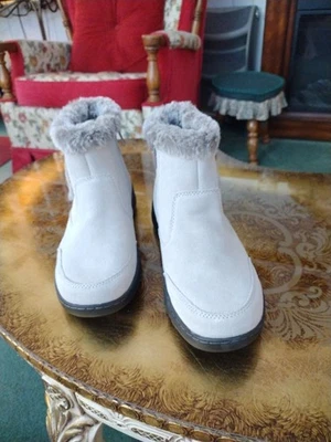 Botas Chelsea Khomnu Iris 1527296 Talla 9 Mujer Marfil Suade Superior Negro Suelas de Goma Foto 1 de 4