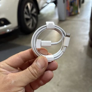 I Phone 12 Cord - Zdjęcie 1 z 1
