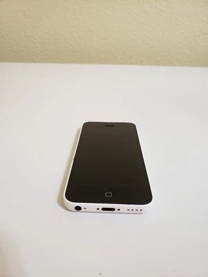 Apple iPhone 5c - 8GB - White (Unlocked) A1532 (CDMA + GSM) For parts or repair  - Image 1 of 4