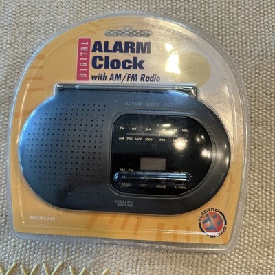 Vintage New Electro Brand AM/FM Alarm Clock Radio Model 846 Takes 3 AA Batteries - Image 1 of 4