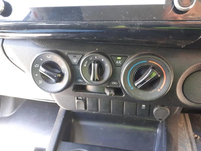 TOYOTA HILUX HEATER/AC CONTROLS NON CLIMATE CONTROL TYPE, 09/15- 15 16 17 18 19  - image 1 of 4