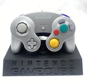 Official Nintendo GameCube Controller Platinum Silver - Picture 1 of 1