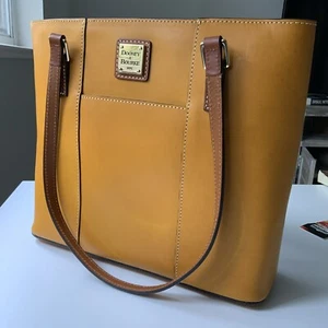 Bolso de hombro Dooney & Bourke Saffiano grande de cuero Lexington tamaño 12x10 - Imagen 1 de 16