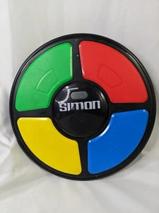 Simon Says Electronic Handheld Game Hasbro 2015 Classic Toy - Picture 1 of 15