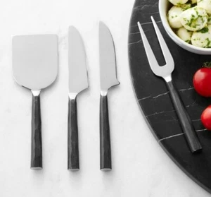 William Sonoma Set Coltelli Formaggio Brunito Forchetta Spandiconcime Lama Stretta e Larga NUOVO - Foto 1 di 4