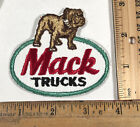 Patch brodé vintage original années 1970 Mack Trucks Bulldog logo fer à repasser dans son emballage d'origine